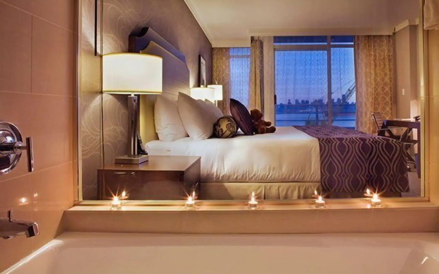 Pinnacle Hotel at the Pier