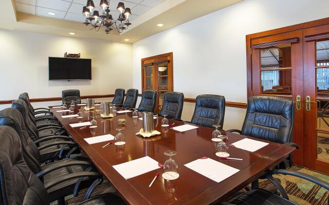 Crowne Plaza Knoxville Downtown University by IHG