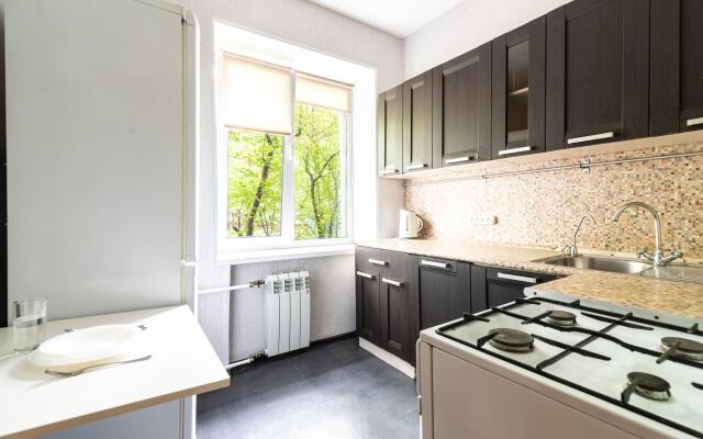 Bon voyage на улице Судакова