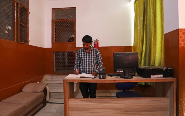 Hotel Black by OYO Rooms