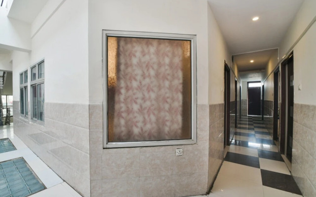 OYO 45055 Hotel King's Palace