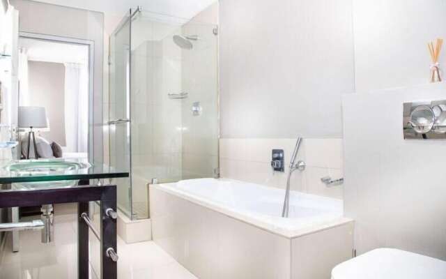 401 Infinity Apartment