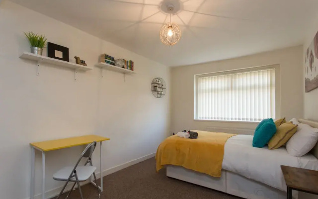 Townhouse @ Briggs Avenue Crewe