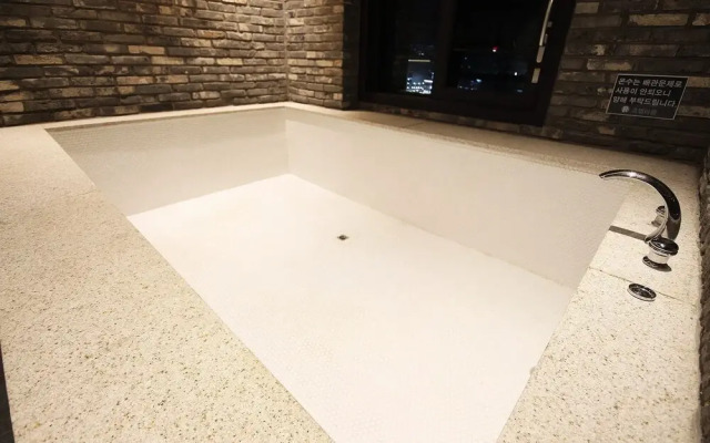 Busan Jeonggwan Raum Hotel