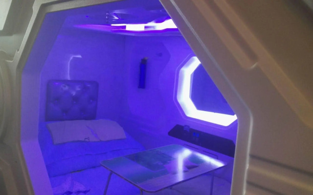 Intercity Capsule Youth Hostel Temple