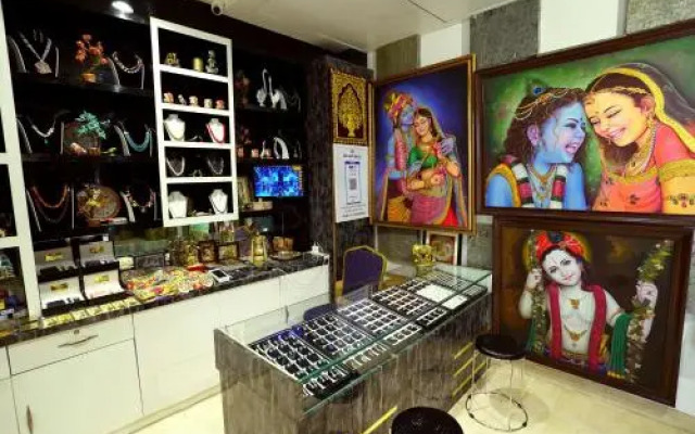 Vrindavan Cottages by Sheosante