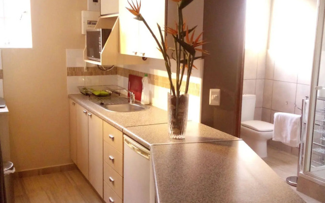 Rivonia Guest House Louise Terrace