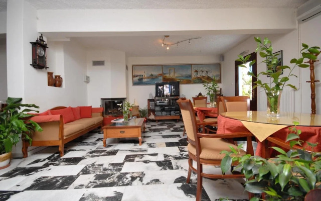 Barbouni Hotel & Studios