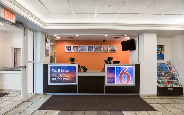 Motel 6 Orlando, FL - International Dr