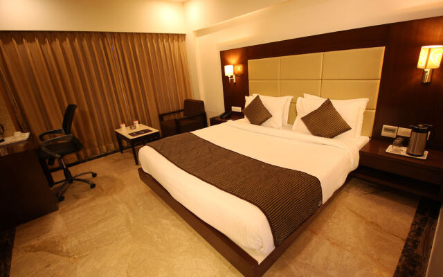 OYO Premium Jubilee Garden Jawahar Road