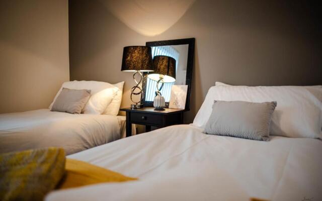 Liverpool Harrow Road Sleeps 6- Infinity Apartment