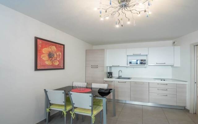 Bone Street Apartment