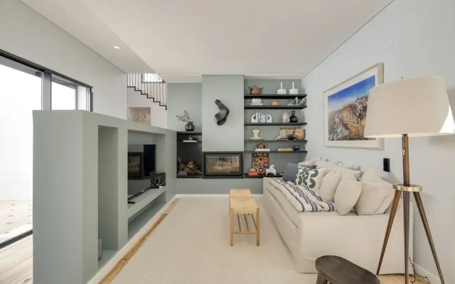 Cascais Contemporary Villa by Cadenzalux