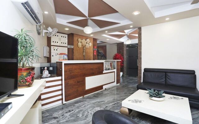 OYO 2295 Hotel Razia Inn