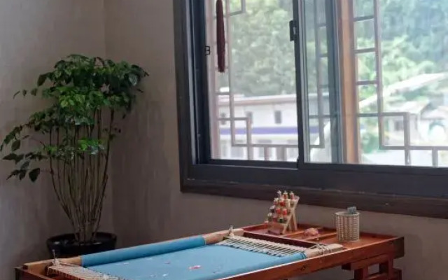 Eternal Love Across Three Lifetime-Art Homestay in Fenghuang Ancient Town