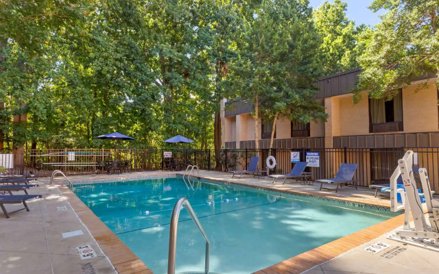 Best Western Plus Cary - NC State