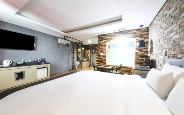 Busan Songdo Q Five Hotel