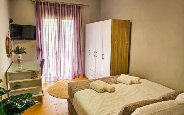 Villa Aitheras With sea Views and Garden