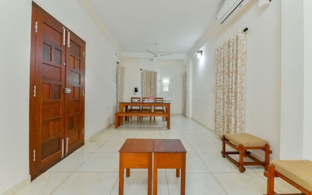 OYO 18602 Home Spacious Stay Near Lulu Mall