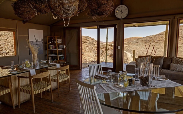 Kanaan N/a'an ku sê Desert Retreat