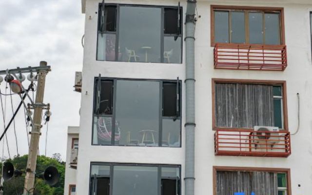 Yuhai Renjia Hostel