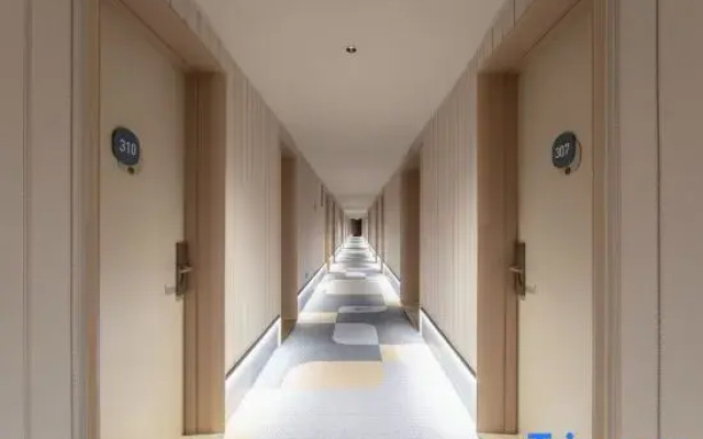 Hanting Hotel (Shierwei Ancient Town, Yizheng Economic Development Zone)