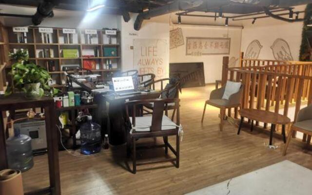 HD Crystal Hotel (Xi'an West Avenue, Yangguang Tiandi)