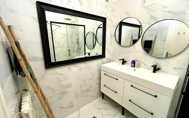 2 Bedrooms - Sea View Apartment