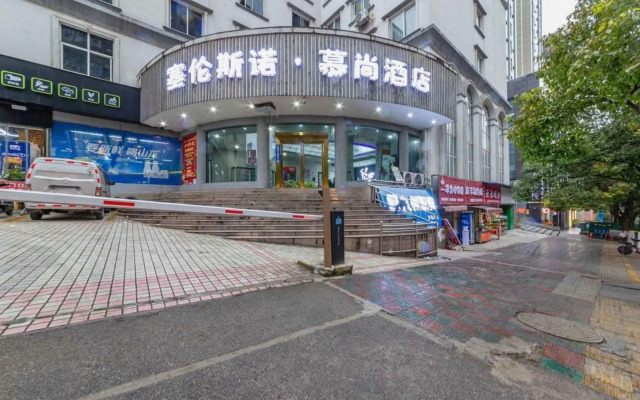 Slence Snow Theme Hotel