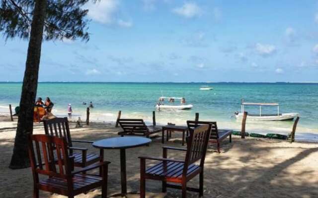 Stay.Plus Bamburi Beachfront Apartment