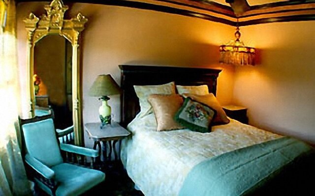Cooperage Inn