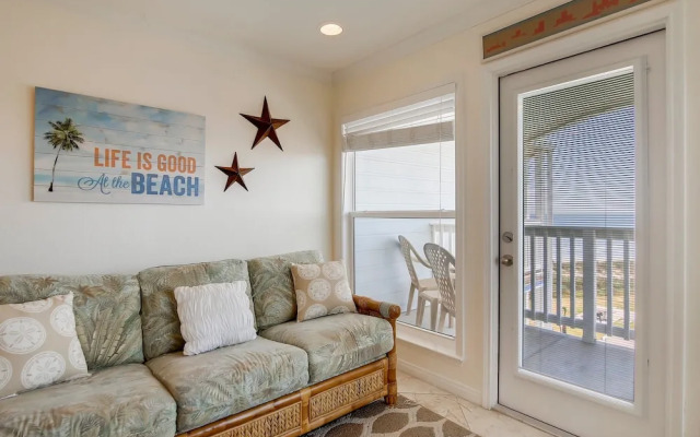 Seascape 1303 Studio Bedroom Condo by RedAwning