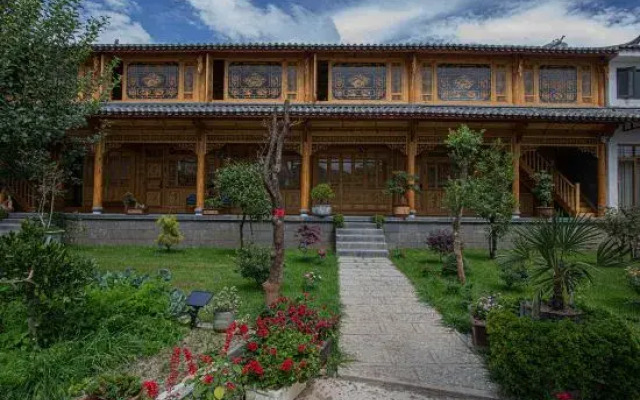 Lijiang Wenfu Courtyard Inn