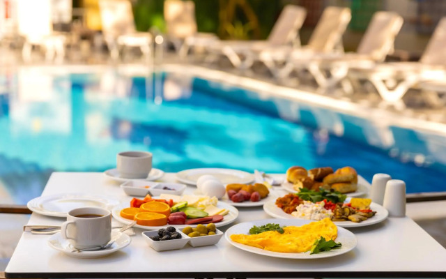 Mene City Hotel