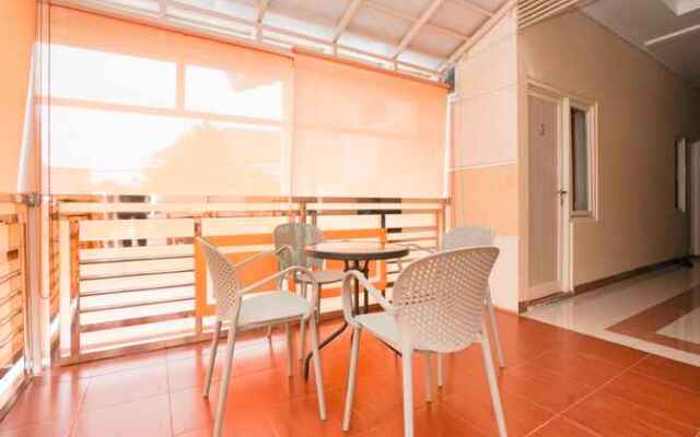 OYO Life 2446 Kost Putri Gubeng Kertajaya