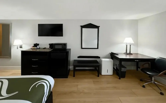 1734 West Hotel