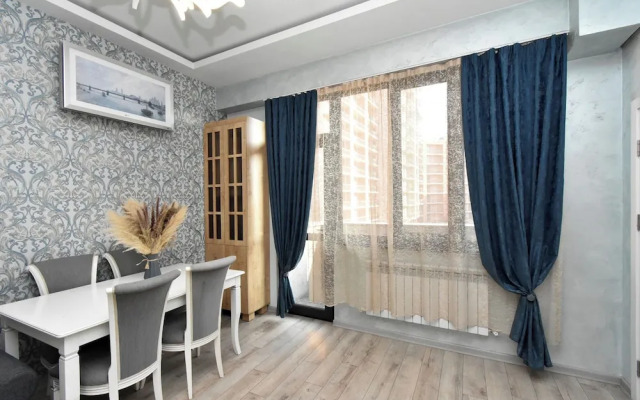 Teryan street apartment on 5 floor