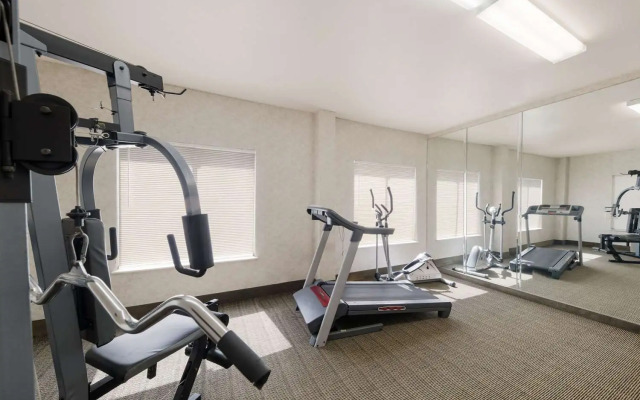 Quality Inn & Suites Terrell