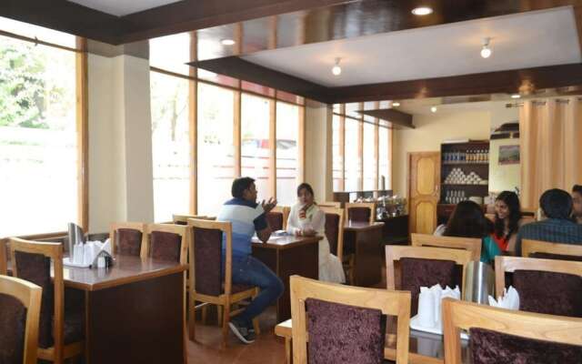 Hotel Tridev Manali