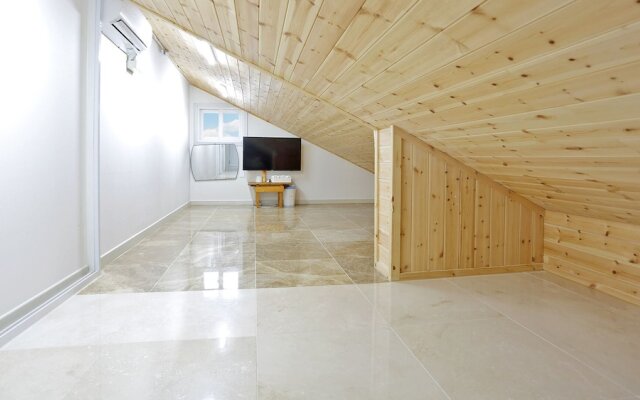 Gangneung Buchaegil Motel and Pension