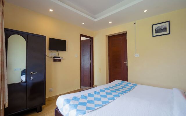 OYO 13160 Home City Heart 3BHK Mall Road