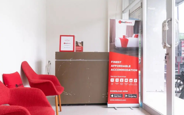 RedDoorz @ Garden Boulevard Citra Raya Tangerang