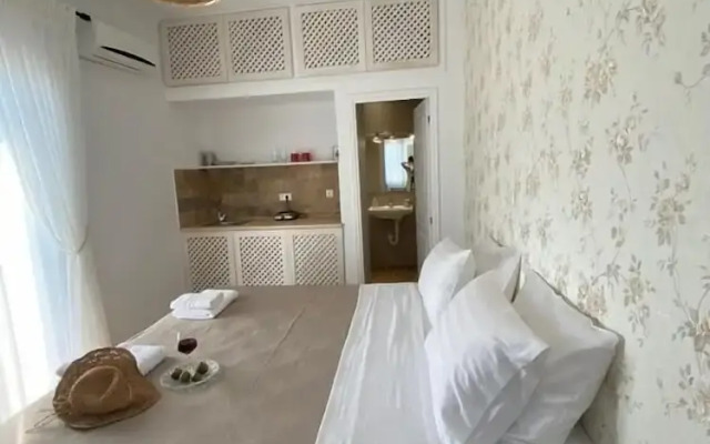 Regina's Apartments