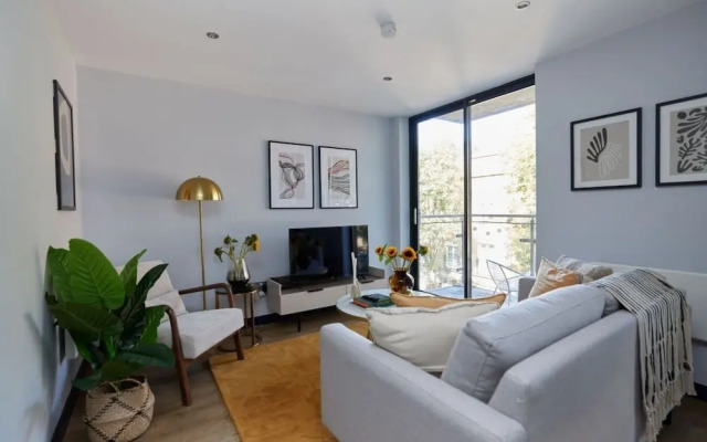 The Whitechapel Place Stunning 2bdr Flat With Balcony