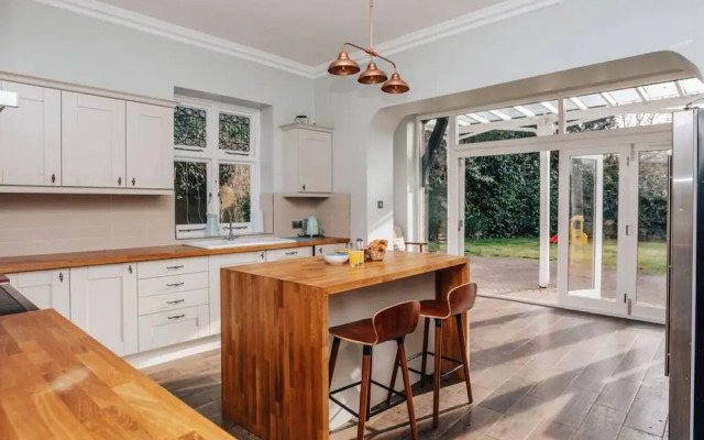 Waterfront Retreat in Hambleden