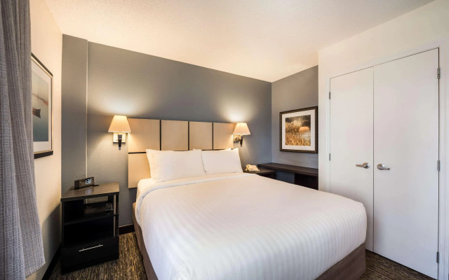 Sonesta Simply Suites Albuquerque