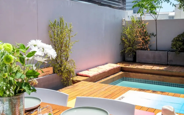 Tranquil Escape in Sea Point Aureto