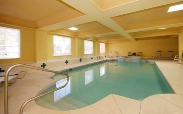 Comfort Suites
