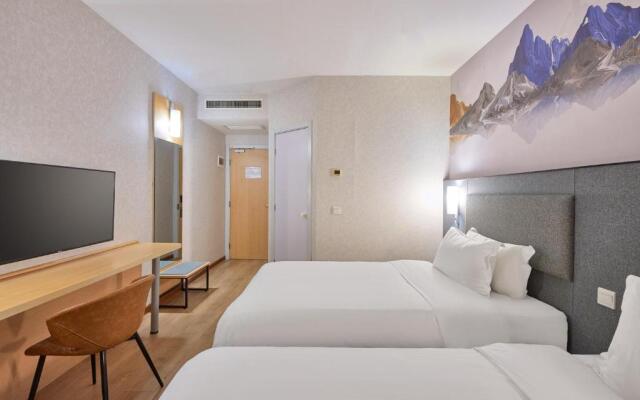 Ibis Beijing Jianguomen Hotel