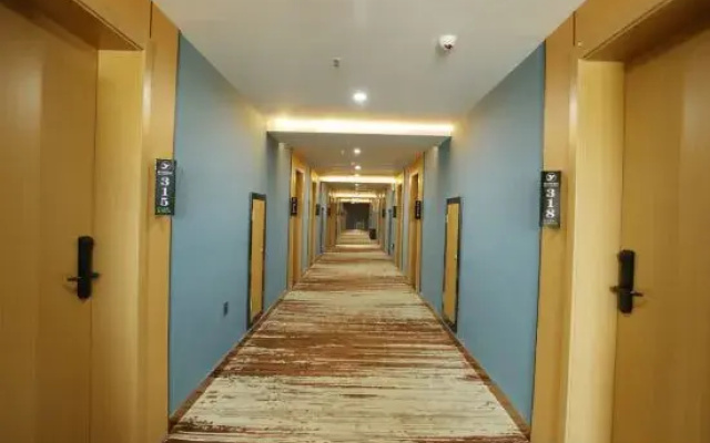 Ruoqiang Galaxy Hotel